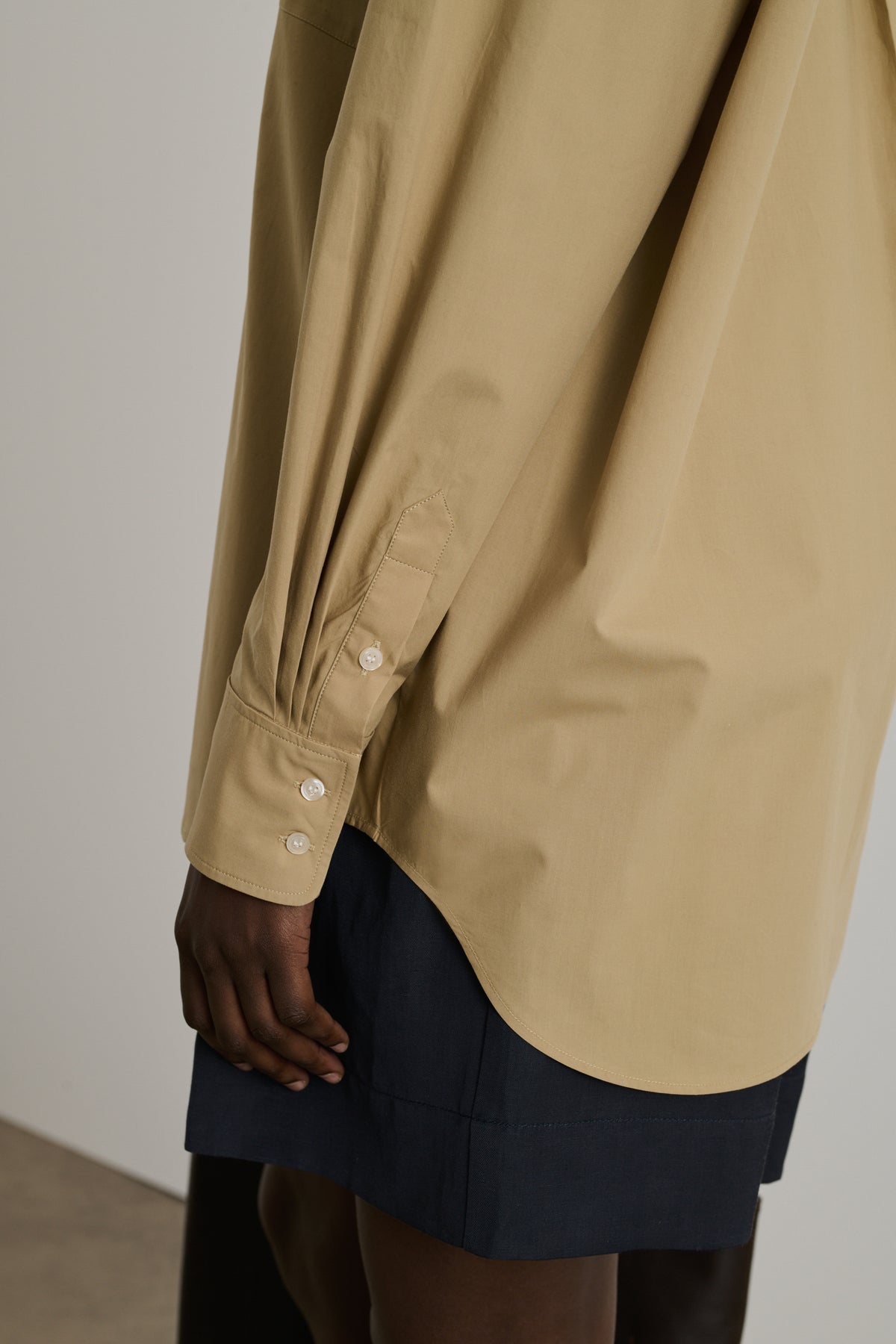 Carlotta Shirt - Dark Beige - Cotton - Women vue 5